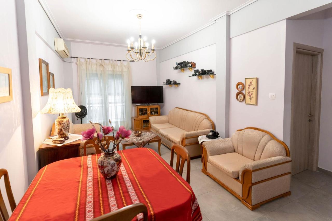 Byt Downtown Flat ลาริซา ภายนอก รูปภาพ