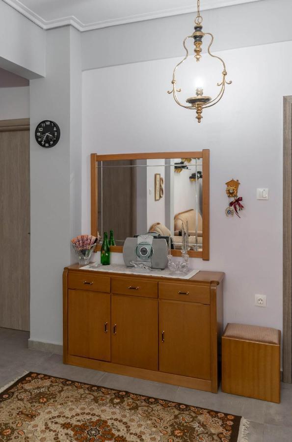 Byt Downtown Flat ลาริซา ภายนอก รูปภาพ